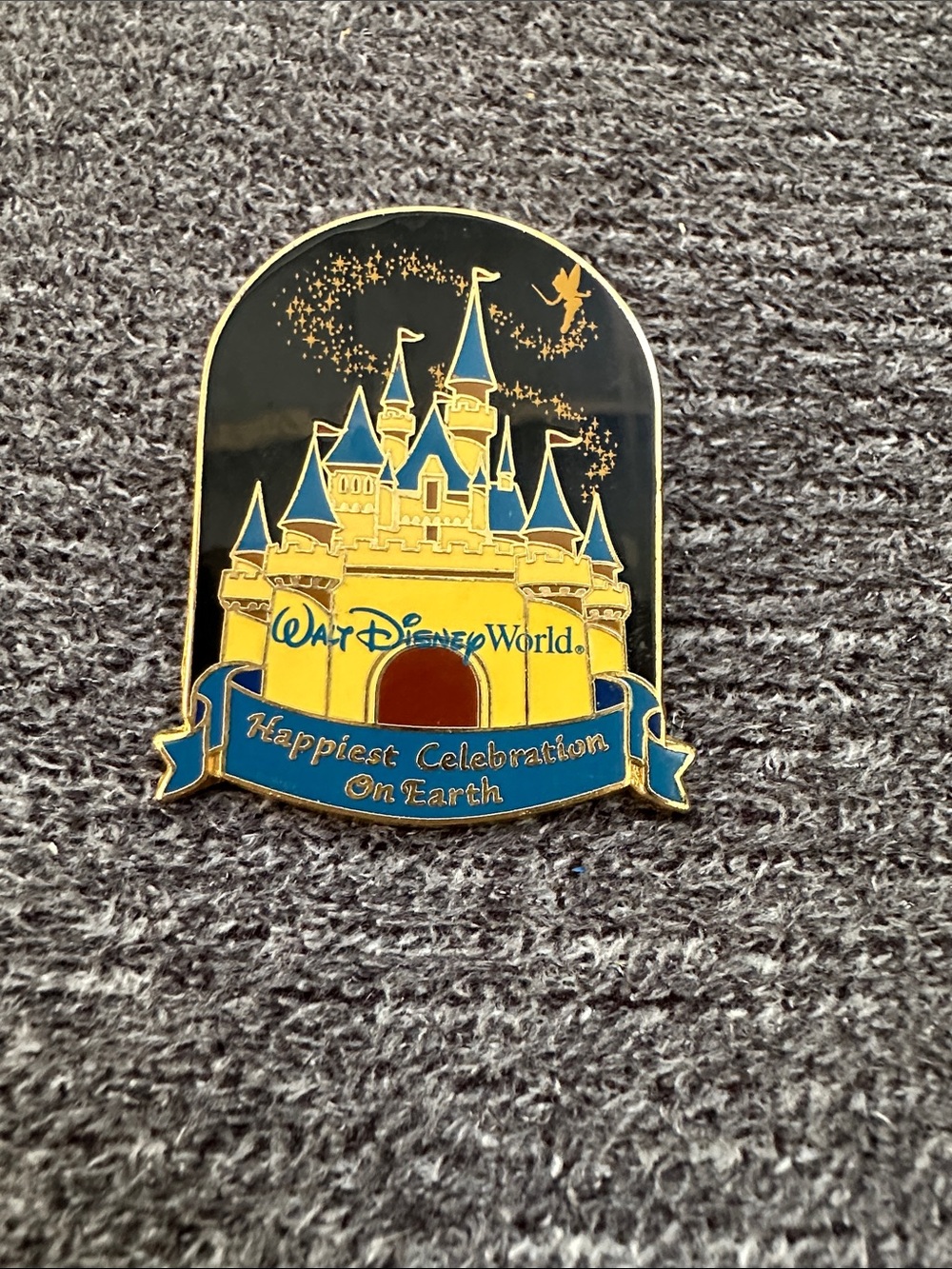 Disney 2005 Gold & Blue Sleeping Castle trading Pin - Happiest Celebration
